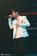 组图：中歌榜厦门欢唱会 张靓颖苏醒等献唱