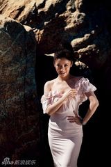 幻灯图：张彤海边诱惑美图 甜美性感蓄势待发