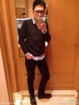 组图：《康熙》红人赵哥变型男 邪魅一笑自拍