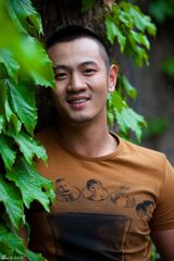 组图：张天柏发布最新秋季写真 硬汉柔情魅力十足