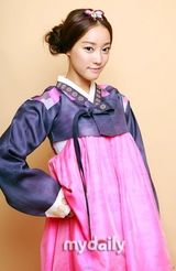 组图：组合Rainbow穿韩服拍写真 为粉丝送中秋祝福