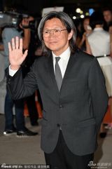 组图：陈可辛撑《合伙人》首映 杜鹃文艺范十足