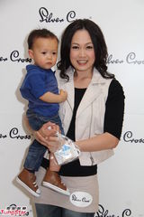 组图：林嘉欣称家庭第一封口不提再生　