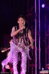 组图：陶喆个唱致敬梅艳芳 两人曾因音乐结缘