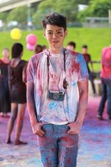 组图：邓养天MV花絮照曝光 唯美色彩添视觉冲击