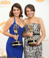 组图：蒂娜-菲携特雷西获艾美喜剧类最佳编剧