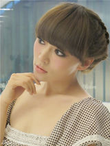 组图：王紫伊休闲写真曝光 美妆高手笑容动人