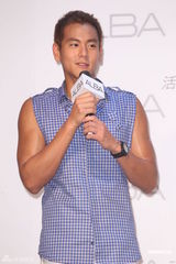 高清组图：彭于晏为手表代言 阳光帅气大秀健美肌肉