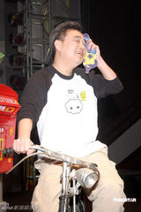 幻灯图集：陈升连续16年跨年开唱 左小祖咒当嘉宾