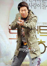 组图：韩国电影《浪漫天堂》发布会 众主演出席