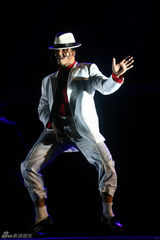 高清图：《颤栗现场》北京上演 演绎杰克逊经典