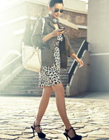 组图：莫小棋时尚街拍显品味 《北爱》角色获追捧