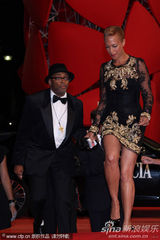 组图：杰克逊纪录片威尼斯首映 导演携全家助阵