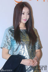 组图：2AM赵权帝国之子金桐俊等亮相时尚活动