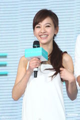 组图：陈意涵甜美亮丽造型代言 祝日本早日平静