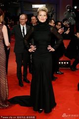 组图：评委会成员崔娜-蒂虹黑裙优雅现身