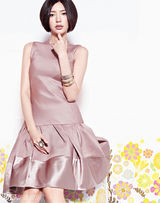 组图：郭雪芙写真秀美颜 不爱太露