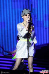 组图：王心凌不谈新恋情 罗志祥庾澄庆比拼热舞