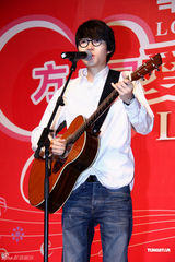 组图：方大同明年初发新专辑 以拿手的蓝调为主