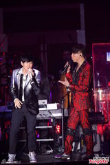 组图：陶喆与辣妹热舞互摸 谢霆锋帅气现身飙歌