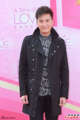 组图：钟嘉欣与延政勋合作电影 取昵称擦火花