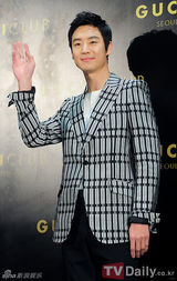 组图：韩星金慧秀李栋旭朴诗妍等亮相名品派对