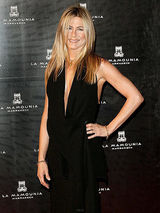 幻灯：贝克汉姆机场轻装现身 朱莉皮特外出就餐