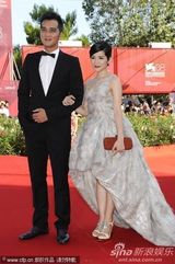 组图：《赛德克-巴莱》首映 徐若瑄露背礼服性感