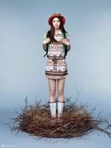 高清组图：韩星李妍熙户外服写真尽显民族风