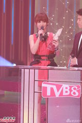 组图：容祖儿林峰领衔金曲榜 G.E.M上演黑丝诱惑