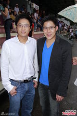 组图：霍启刚霍启山心情大好 否认成立教学基金