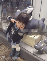 组图：高晓松85后娇妻私房照 与4岁爱女晒温馨