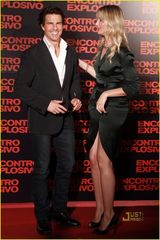 幻灯图集：《危情谍战》巴西首映 克鲁斯玩呜呜祖拉