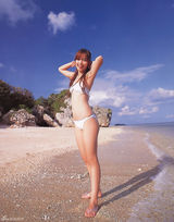 高组图：前超女陈怡日本拍写真 比基尼制服齐上阵