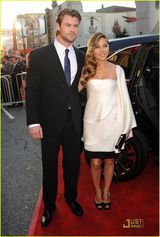 高清组图：《雷神》洛杉矶首映 《速度5》女星捧场