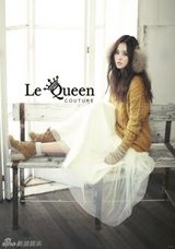 组图：韩星金尹慧休闲写真 展人偶般魅力容貌