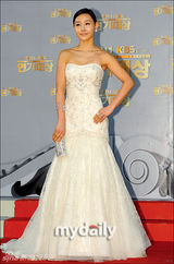 组图：SBS和KBS颁奖典礼 韩石奎申河均分获演技大奖