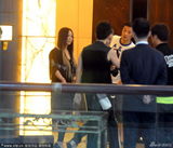 组图：那英张惠妹苦等庾澄庆热聊不停