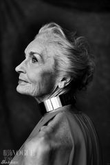 高清图：82岁老超模达芙妮-塞尔夫闪耀夺目 