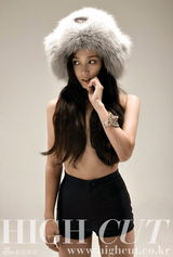 组图：韩国女星柳真性感写真 黑色薄纱透视诱惑