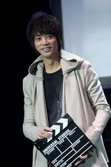 幻灯图：信发专辑唱多首新歌 宁浩邀其合拍电影