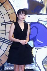 高清图：朴施厚文根英宣传《清潭洞爱丽丝》