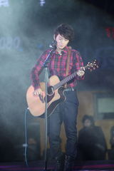 组图：2010快男巡回欢唱会 首站爆棚开唱