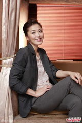 组图：剩女周丽淇被友人安排相亲