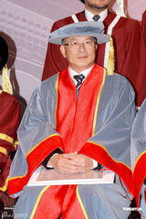 高清图：杜琪峰获颁荣誉院士 刘德华任达华等捧场