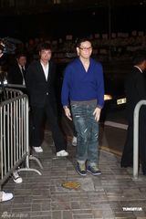 组图：众好友拜祭邓光荣灵堂 洪金宝成龙谢贤等出席