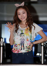 组图：李敏镐朴敏英具荷拉《城市猎人》公开拍摄