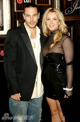 组图：盘点布兰妮与凯文昔日恩爱瞬间