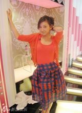 幻灯图：唐一菲引爆夏日裙装热情 绽放美丽俏佳人