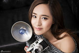 组图：王智写真随性自在 玩相机变摄影师